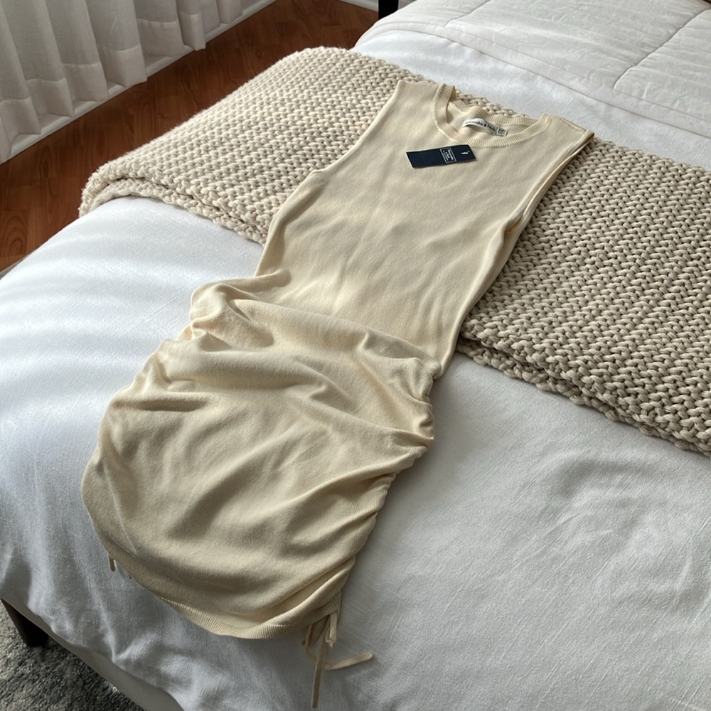 NWT Abercrombie & Fitch Side Cinched Elevated Knit Sweater Dress